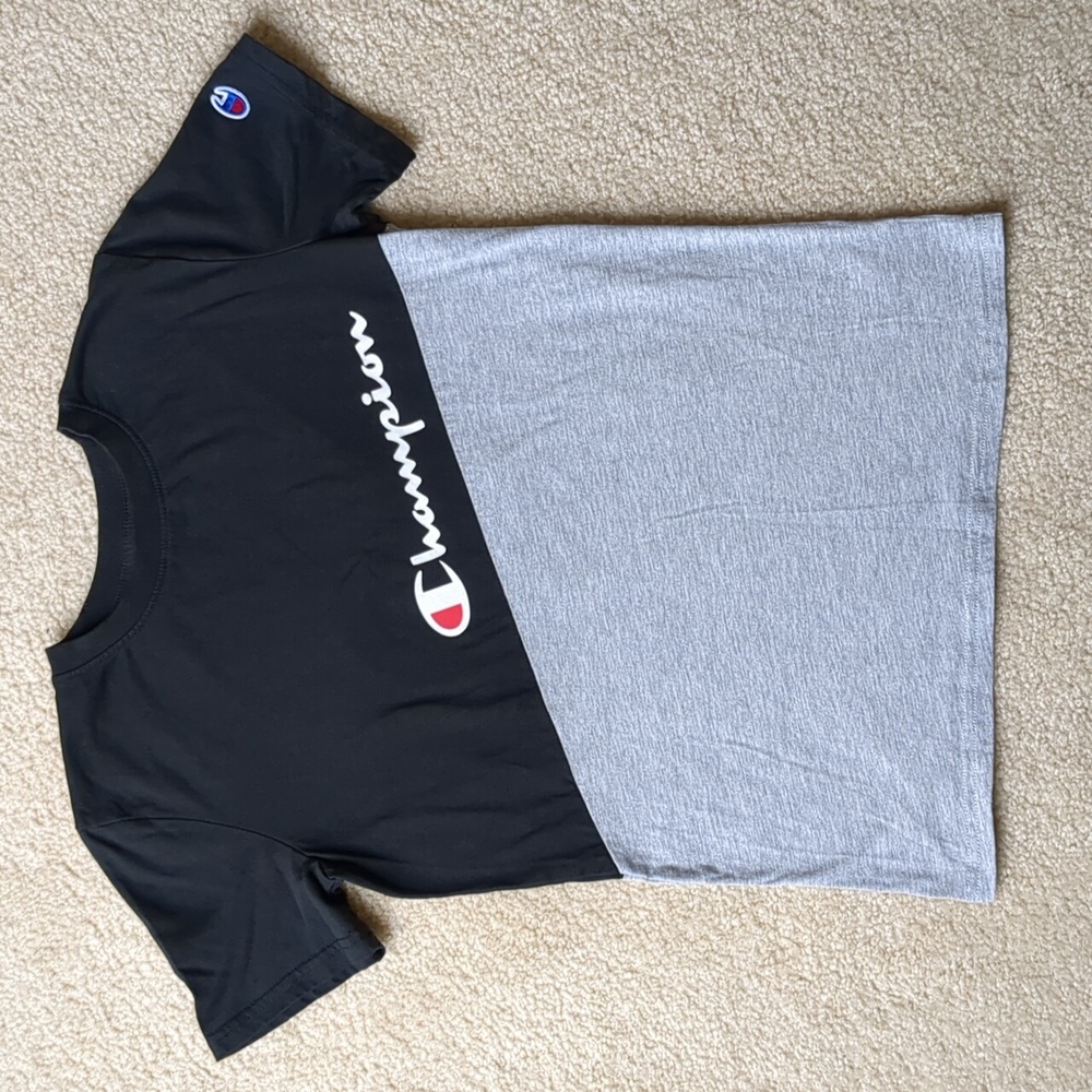 Big Boys Champion T-shirt (Size L)